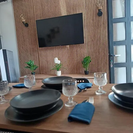 Faty Fleur J&f Apartman Oleggio